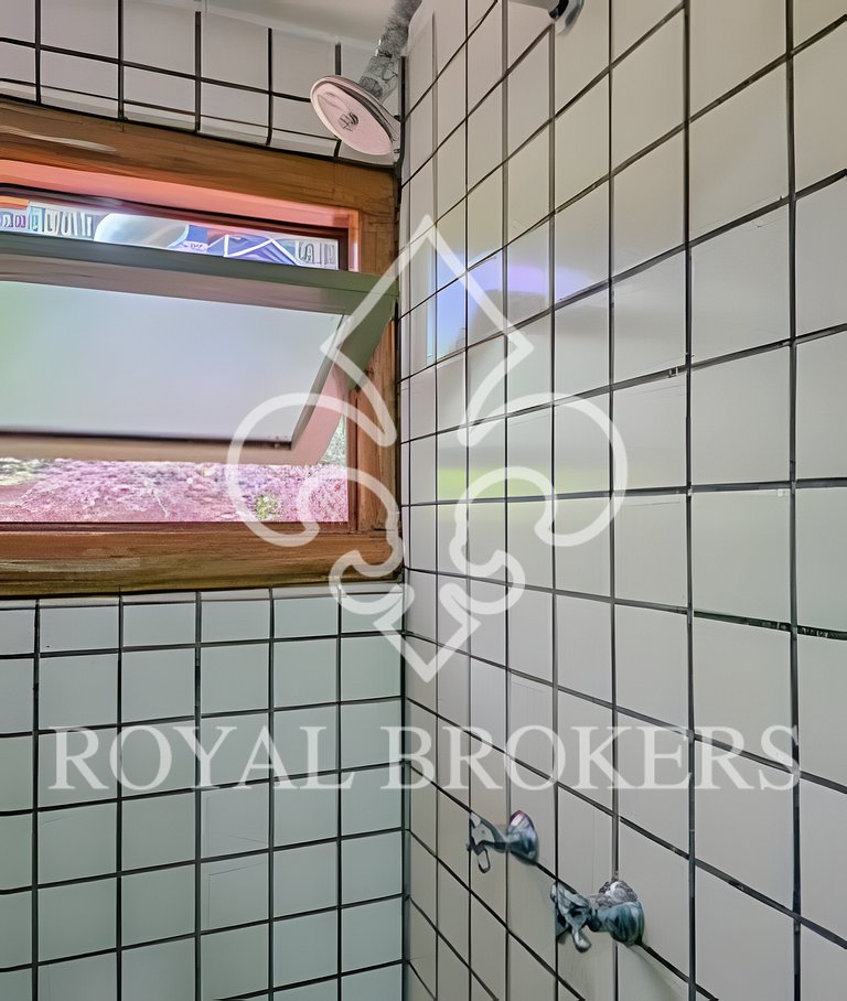 Lindo chalé com lareira, sauna e piscina.