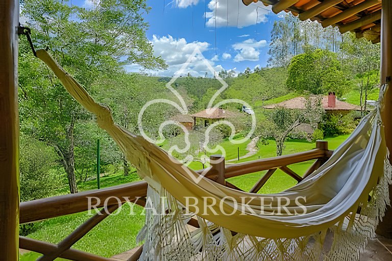 Chalé c/ vista p/ Serra, lareira, sauna e piscina