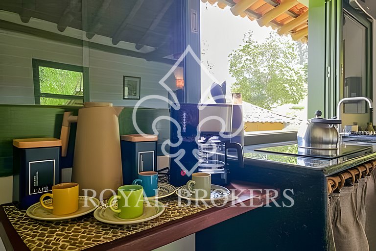 Chalé de montanha com lareira, sauna e piscina.