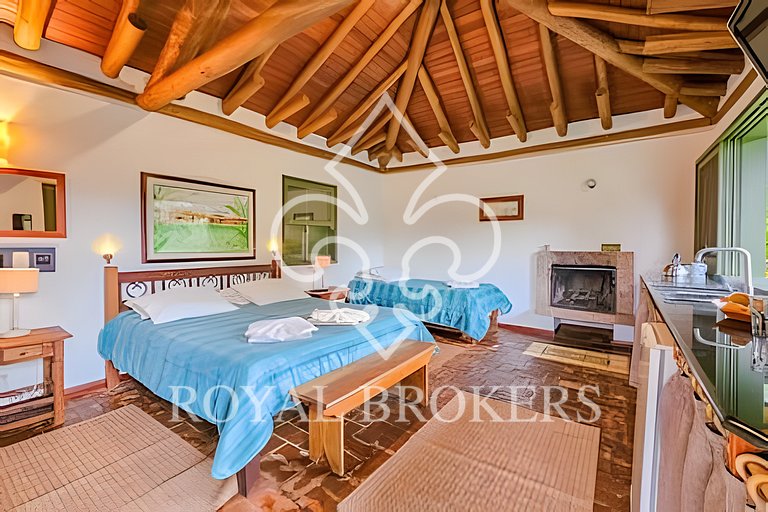 Chalé p/ família com lareira, sauna e piscina