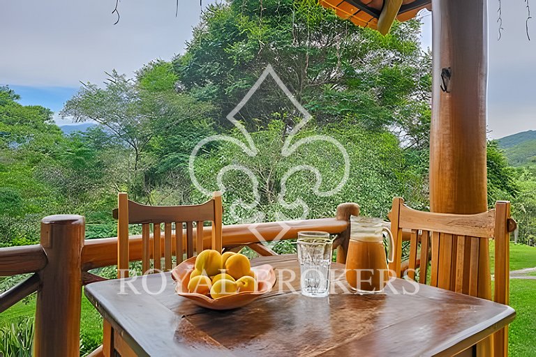 Chalé p/ família com lareira, sauna e piscina