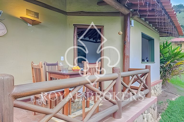 Chalé p/ família com lareira, sauna e piscina