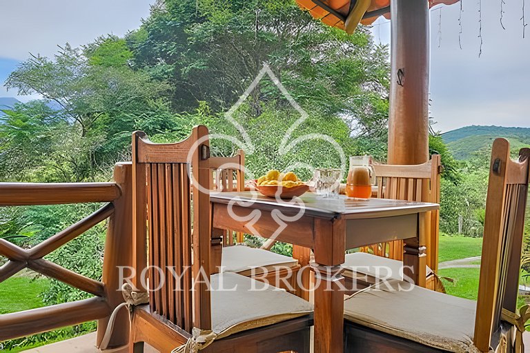 Chalé p/ família com lareira, sauna e piscina