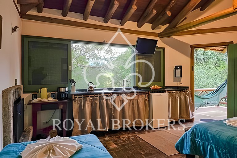 Chalé p/ família com lareira, sauna e piscina