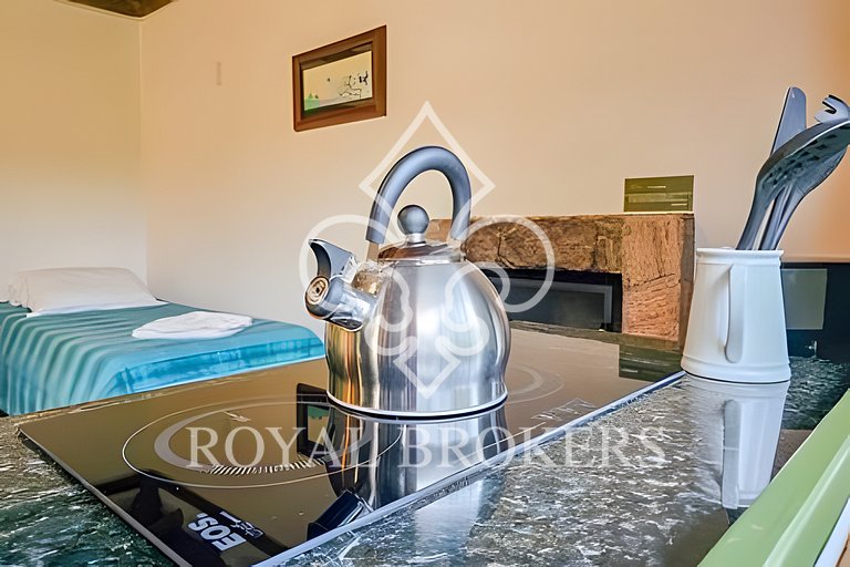 Chalé p/ família com lareira, sauna e piscina