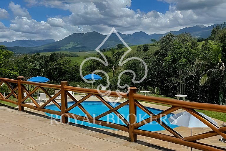 Chalé romântico c/ hidro, lareira, sauna e piscina