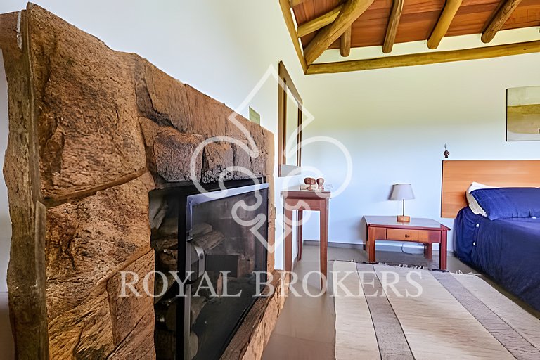 Chalé romântico c/ hidro, lareira, sauna e piscina
