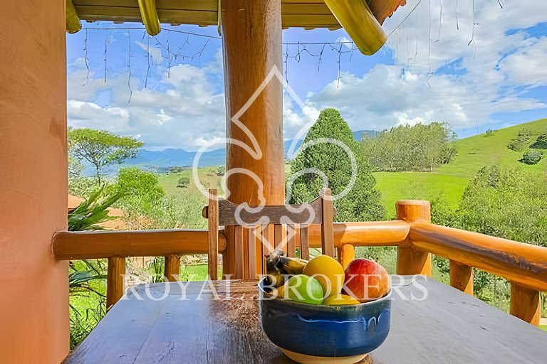 Chalé romântico c/ hidro, lareira, sauna e piscina