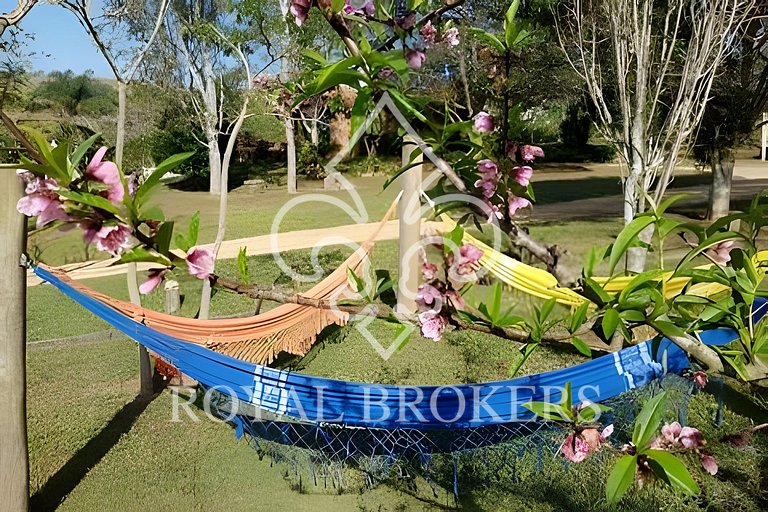 Chalé romântico c/ hidro, lareira, sauna e piscina