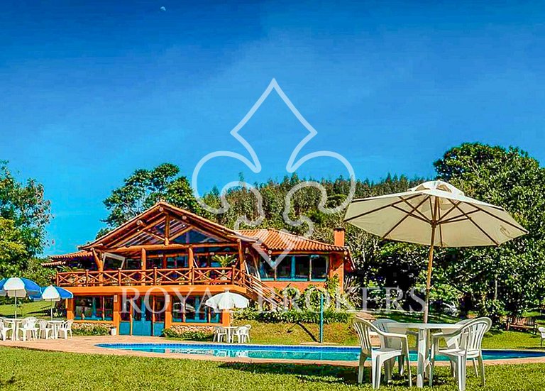 Chalé aconchegante c/ lareira, sauna e piscina.