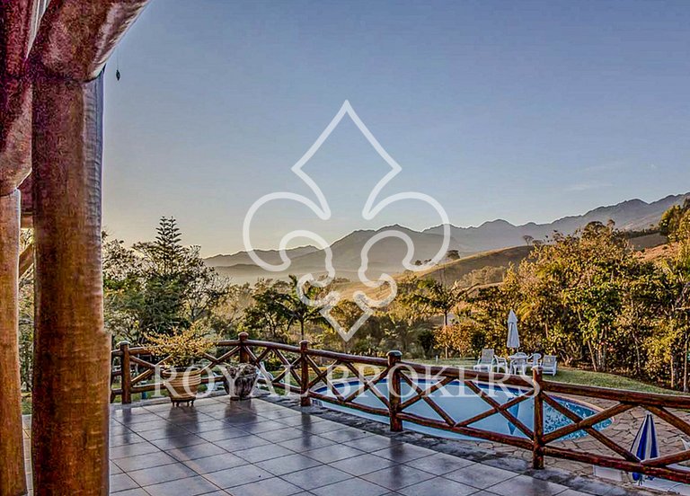 Chalé p/ casal com lareira, sauna e piscina
