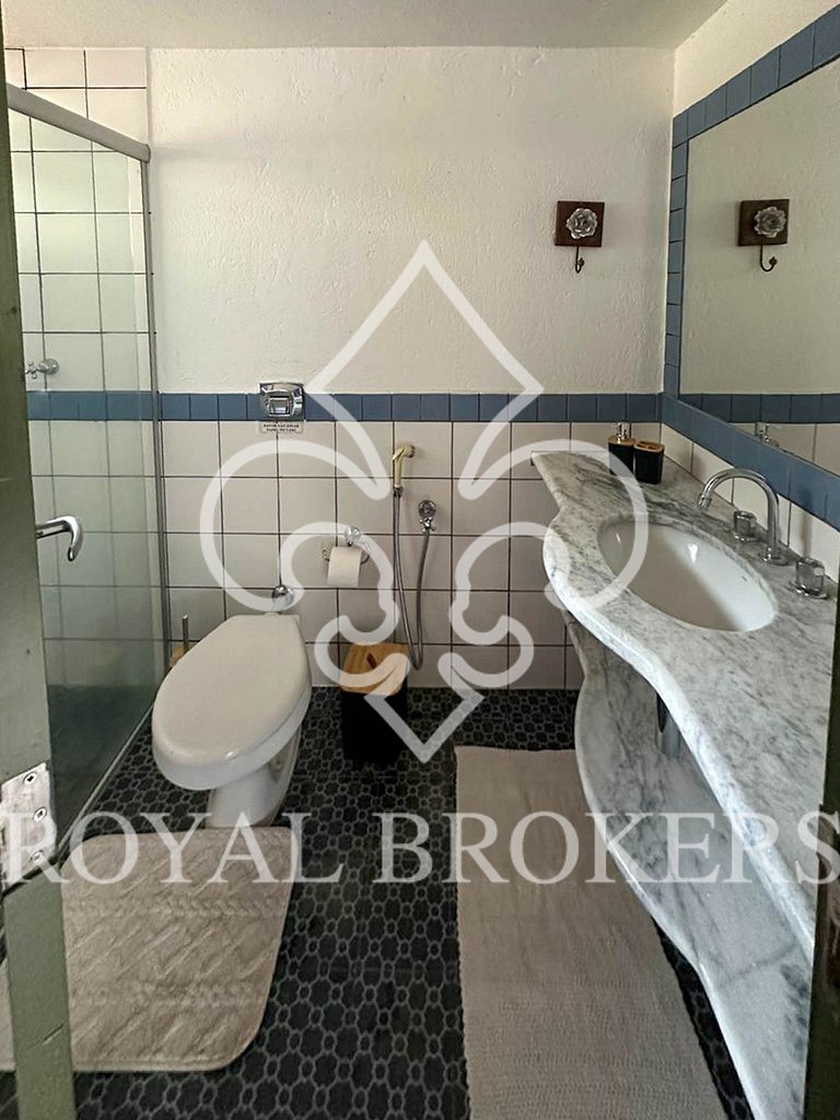 Chalé espaçoso c/ lareira, sauna e piscina.