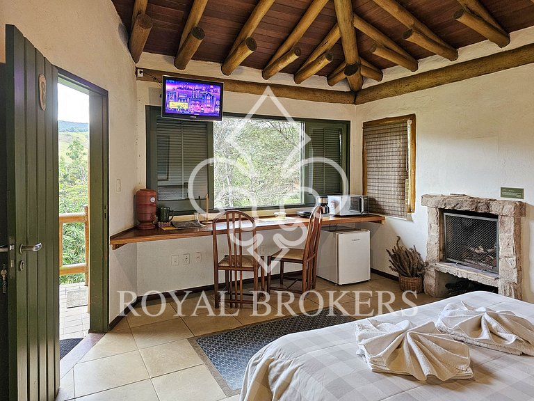 Chalé p/ casal com lareira, sauna e piscina