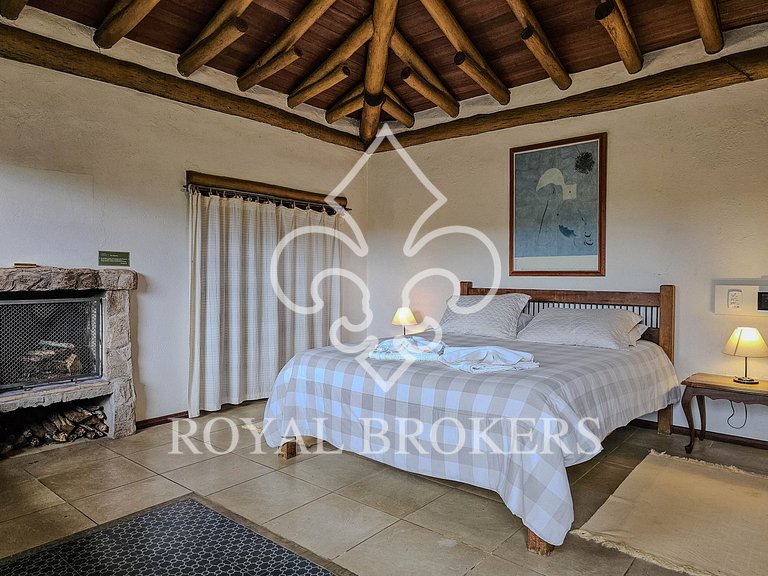 Chalé p/ casal com lareira, sauna e piscina