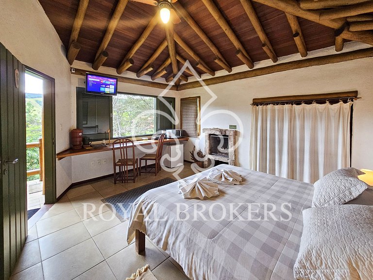 Chalé p/ casal com lareira, sauna e piscina
