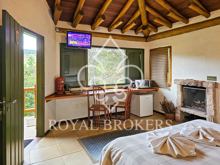 Chalé p/ casal com lareira, sauna e piscina