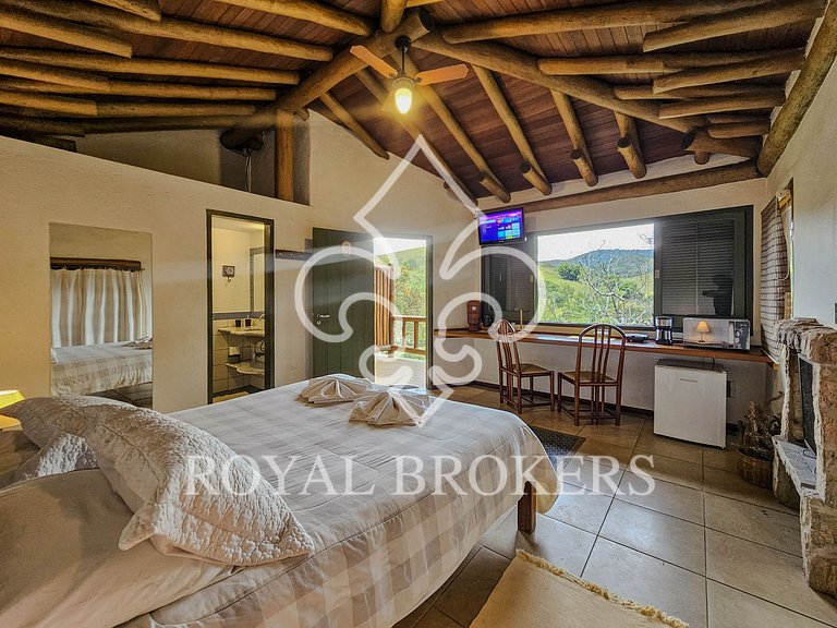 Chalé p/ casal com lareira, sauna e piscina