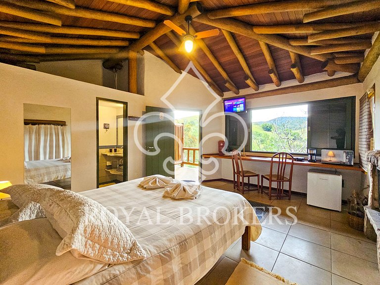 Chalé p/ casal com lareira, sauna e piscina