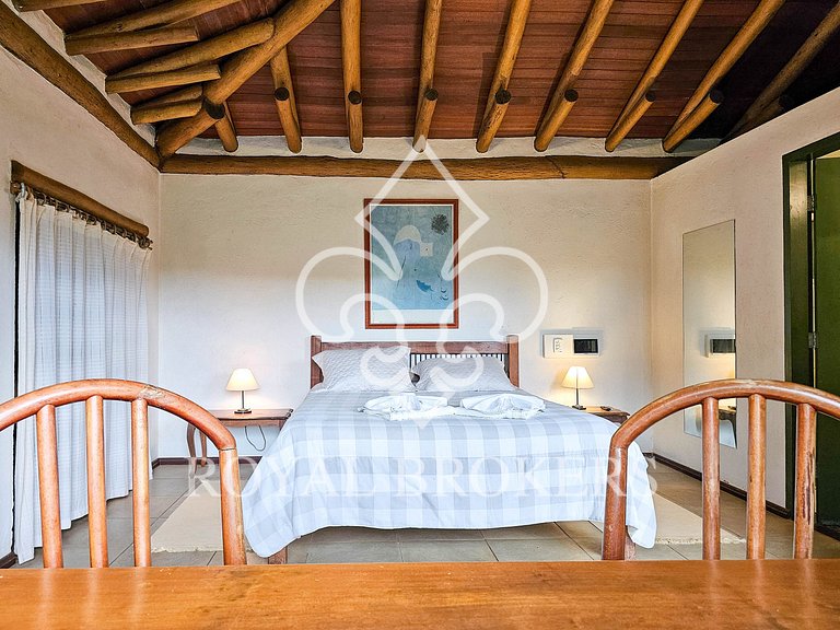 Chalé p/ casal com lareira, sauna e piscina